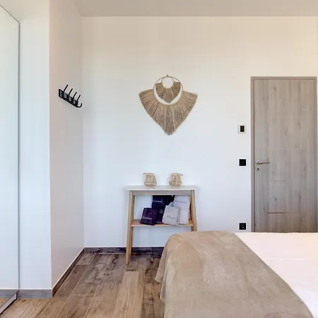Cocoon In Sea View. Apartment *
